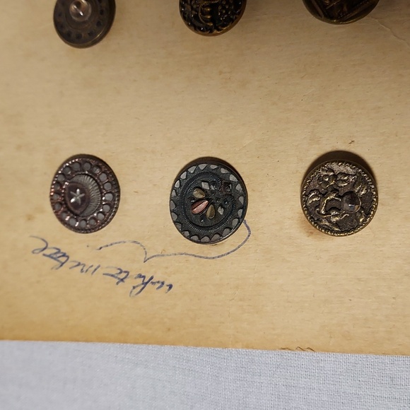 Antique Buttons Different Designs On Cardboard By Grandma Metal Steel Misc - Picture 2 of 11